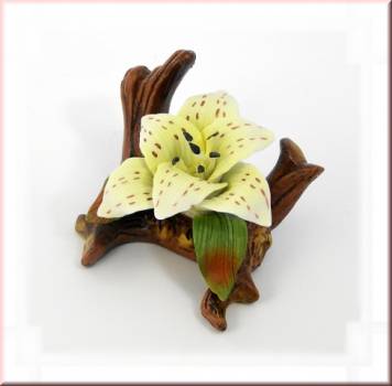 Porzellan Blume, Bl�te gelb-schwarz Krokus Lilie?