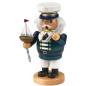 Preview: Räucherfigur raeuchermaennchen Kapitän in weißer Uniform und Kapitänsmütze. Braunes Seuerrrad vor sich und ein schwarzes Fernglas in der Hand
