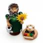 Mobile Preview: Räuchermann Grärtnerin mit Sonnenblume und Gießkanne