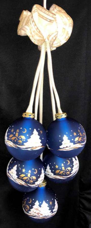 Glaskugelschmuck beleuchtet mit Dorf versch. Farben 5er/7er