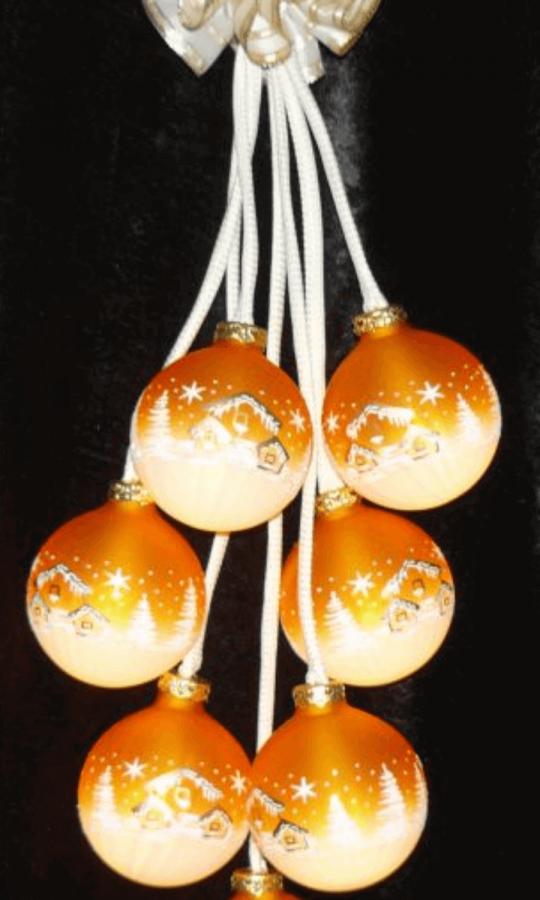 Glaskugelschmuck gelb weiss 7 kugeln mit Landhausmotiv