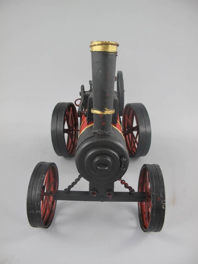 Dampftraktor Antik Blechtraktor