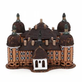 Schloss Moritzburg mit Türmchen und vielen Fenstern