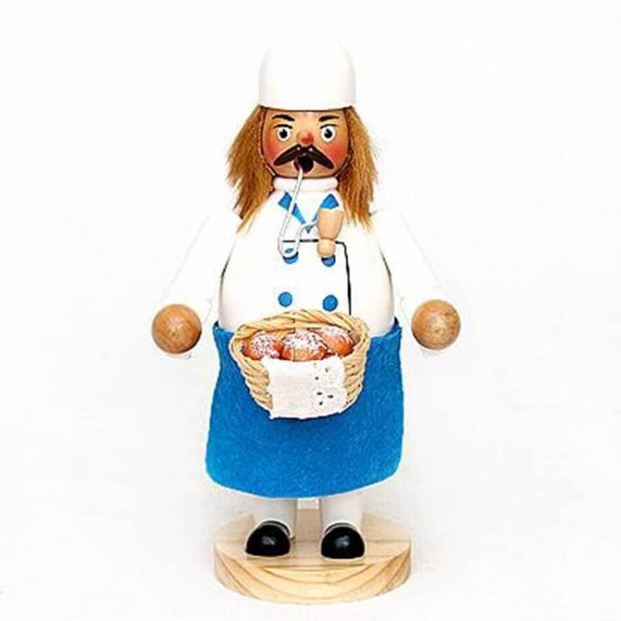 Bäcker Räucherfigur mit blauer Schürze und blauen Knöpfen. Mit vollem Brotkorb vor dem Bauch